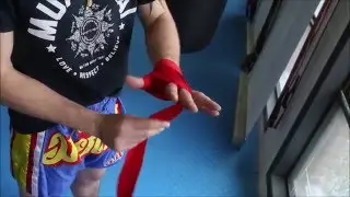 Beginner's guide for wrapping hands for Muay Thai/Boxing
