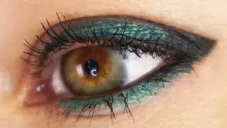 Schwarzes Augen Make-Up mit Gr&uuml;n