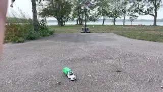 RC Garbage Truck on Lakeview Drive