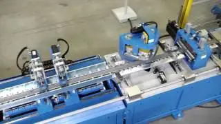 CCM 450 CSD5 1400= schnelle Kernschneidemaschine für Produktion exakt geschichteter Schenkeln