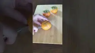 The RIGHT way to cut a persimmon. Less Mess #shorts