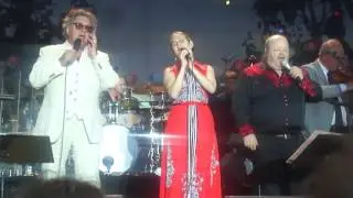 Benny Anderssons Orkester - Timmarna G&aring;r S&aring; Fort N&auml;r Man Har Roligt