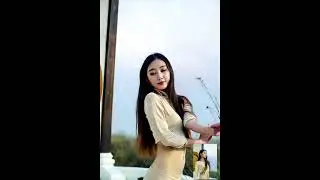A sexy Chinese girl in tight yoga clothes dances to Bad Guy