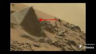 pyramid found on mars