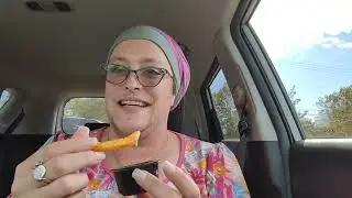 Trying the new Taco Bell vegan nacho cheese!!