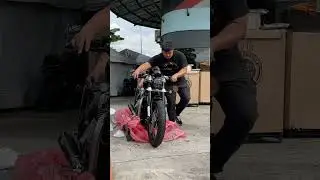 🔥Unboxing the Triumph Bonneville Bobber 1200 TFC Limited Edition!