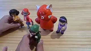 Disney Pixar Turning Red Collectible Figure Set and Panda Mei Plush Toy