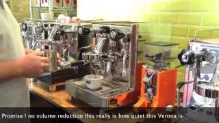 Making a cappuccino on the Bellabarista Verona