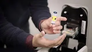 Magicard 600 muovikorttitulostimen v&auml;rinauhan vaihto