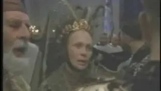 Faye Dunaway in The Messenger: The Story of  Joan of Arc 3
