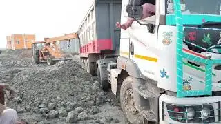 ट्रेलर फंसे क्रेन से निकाला गया वीडियो आप लोग देखिए अच्छा लगे तो सब्सक्राइब करना लाइक करना ना भूले