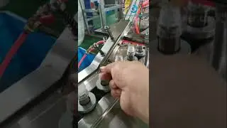 Working principle video of automatic cap feeding machine plastic cap feeding system