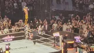 Lets Goooo! #wwelive #SPLISHSPLAH #loganpaul #wwe #crowd #universe #summerslam 