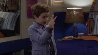 Fuller House S2E13Max crashes New Years party