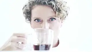 Lora Gabriel - M&ecirc;me si le monde (Lyrics video)