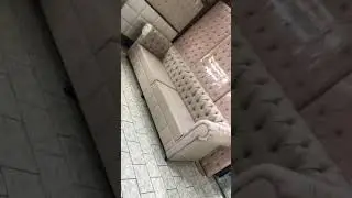 Sof&aacute; chesterfield capiton&ecirc;