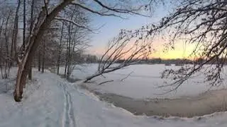 360 video Trudging through the snow at sunset, Francher Davidge Park, Middletown NY