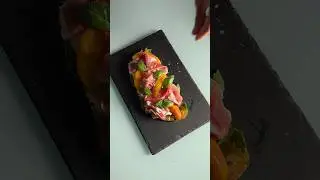 Тост с персиками и хамоном #peach #jamoniberico #тост #простыерецепты