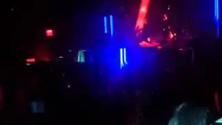 DJ Fred Matters spins Yenn 