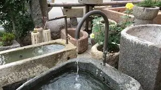Brunnen- und Wassereinl&auml;ufe.