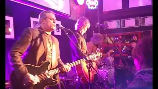 GUNS N' ROSES' Duff McKagan performed live in Seattle for solo album 