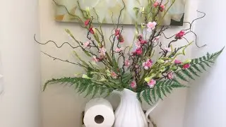 FLOWER ARRANGEMENTS FOR SMALL BATHROOM FOR EASTER AND SPRING🌷🌼🐇// EASY DIY FOR BEGINNERS!