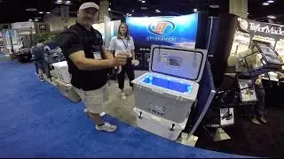 Icast 2015 Освещенные охладители