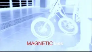 Magnetic Kiss - Strida Wheels
