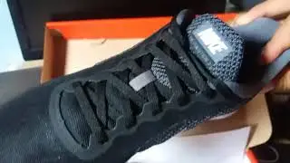 Unboxing Nike Revolution 3
