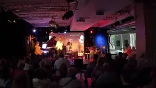 Sa jeunesse  by Chris SCHITTULLI (PL JEGO MŁODOŚĆ)