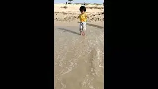 #ziva #zivashah #cutebaby #enjoying #beach #beachactivity #summerwater #activity #viralvideos #feeds