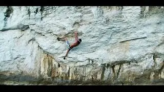 Escalade sans corde .Chute de 12 m&egrave;tres