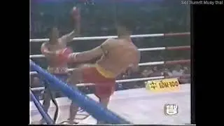Golden Age Muay Thai Sangtiennoi vs Petdam