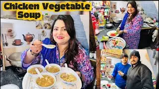 Chicken Vegetable Soup 🍲😋Banaya Late Night And Bacho Ke liye Burgers 🍔😍