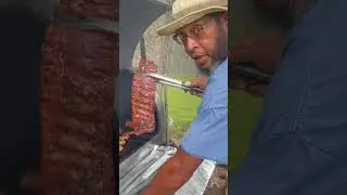 Fresh off the Pit 🔥| legendary Memphis grill master in action
