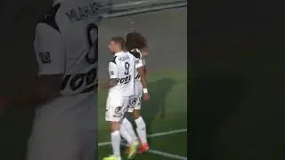 L&rsquo;acrobate Teddy Averlant🤸 ♂️#ligue2bkt  #football #foot #soccer #sports #footballshorts #goal