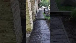 Terras + klinkers reinigen met blokborstel