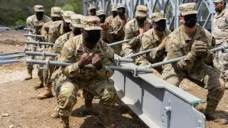 This is How Soldiers Cross the River During the Battle