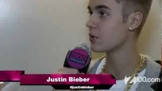 Justin Bieber And Manager Scooter Braun Discuss Grammy Snub Backstage