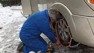 CARAVANEIGE A CHAMROUSSE EN HIVER - AVEC DES CHAINES ON PASSE PARTOUT