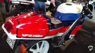 Honda VFR750R (RC30) [iconic motorcycle]
