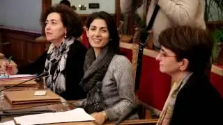 Giunta, Raggi: &ldquo;Ecco i faldoni con i debiti delle precedenti giunte&hellip; e noi qui il 27&rdquo;