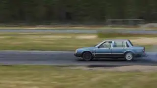 740 GLE tire puncture at Pes&auml;m&auml;ki racetrack on 21.7.2017