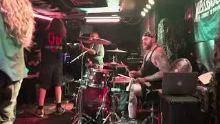 Yesterday don&rsquo;t mean shit by hellbound a tribute to Pantera - live at trillians rock bar 