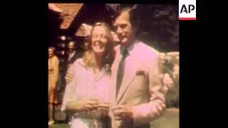 SYND 21 8 75 WHISKY MILLIONAIRE BRONFMAN MARRIES BARMAID
