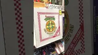 I WOKE UP IN CHICAGO ILLINOIS AND VISITED GRAHAM CRACKER COMICS IN THE HEART OF DOWNTOWN!