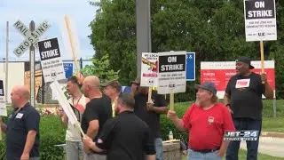'It's time to fight' UE Local 506 and 618 vote overwhelmingly to strike