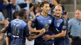 GOAL: Omar Gonzalez header get MLS on the board