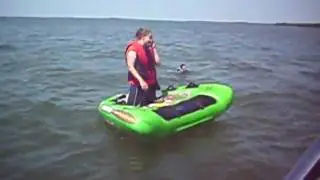 Kelly falls off tube, i faceplant