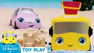 Buster and Scout’s Day at the Beach: Let’s Build Sandcastles! | Go Buster! Toy Play | Kids Toys